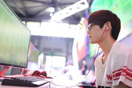 FIFA Online 3�к���̨����ս2015 Chinajoy