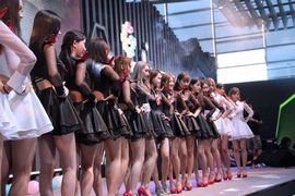 ����ʢ�� ����չ̨Showgirl���㽵��